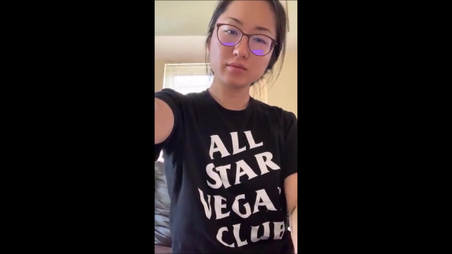 Who is this cute Asian with glasses twerking? - free porn video