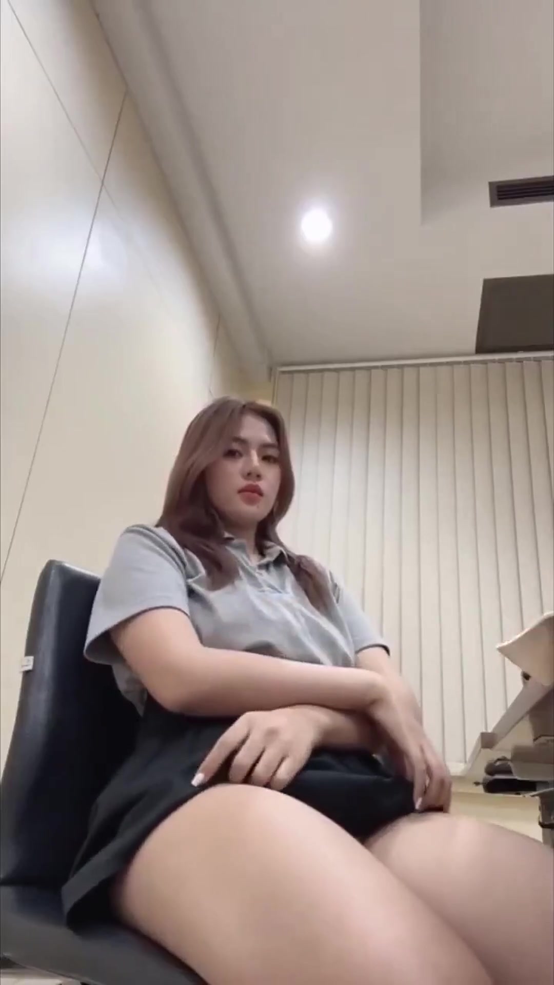 Who is she? What's her stream? - free porn video