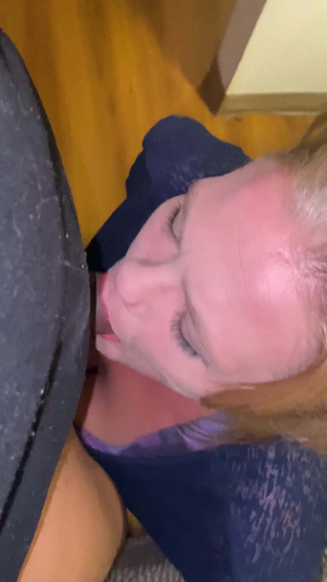 Fucking this older bitches mouth - free porn video