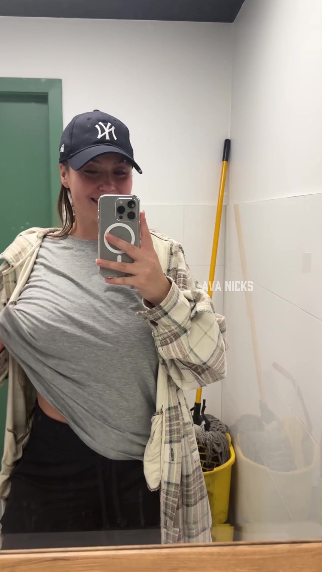 Roll call.. how many guys in here are down to fuck in this truck stop? - free porn video