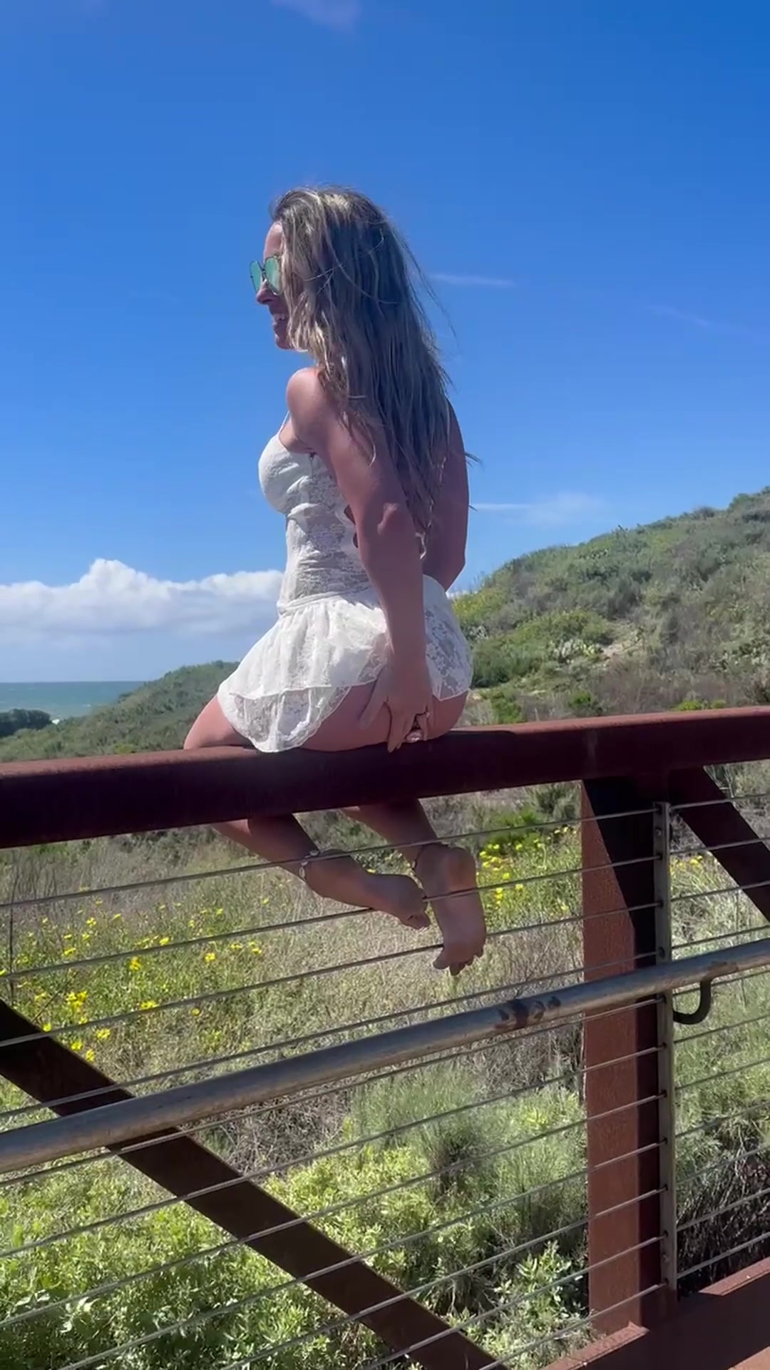 Out here letting these cheeks out - free porn video