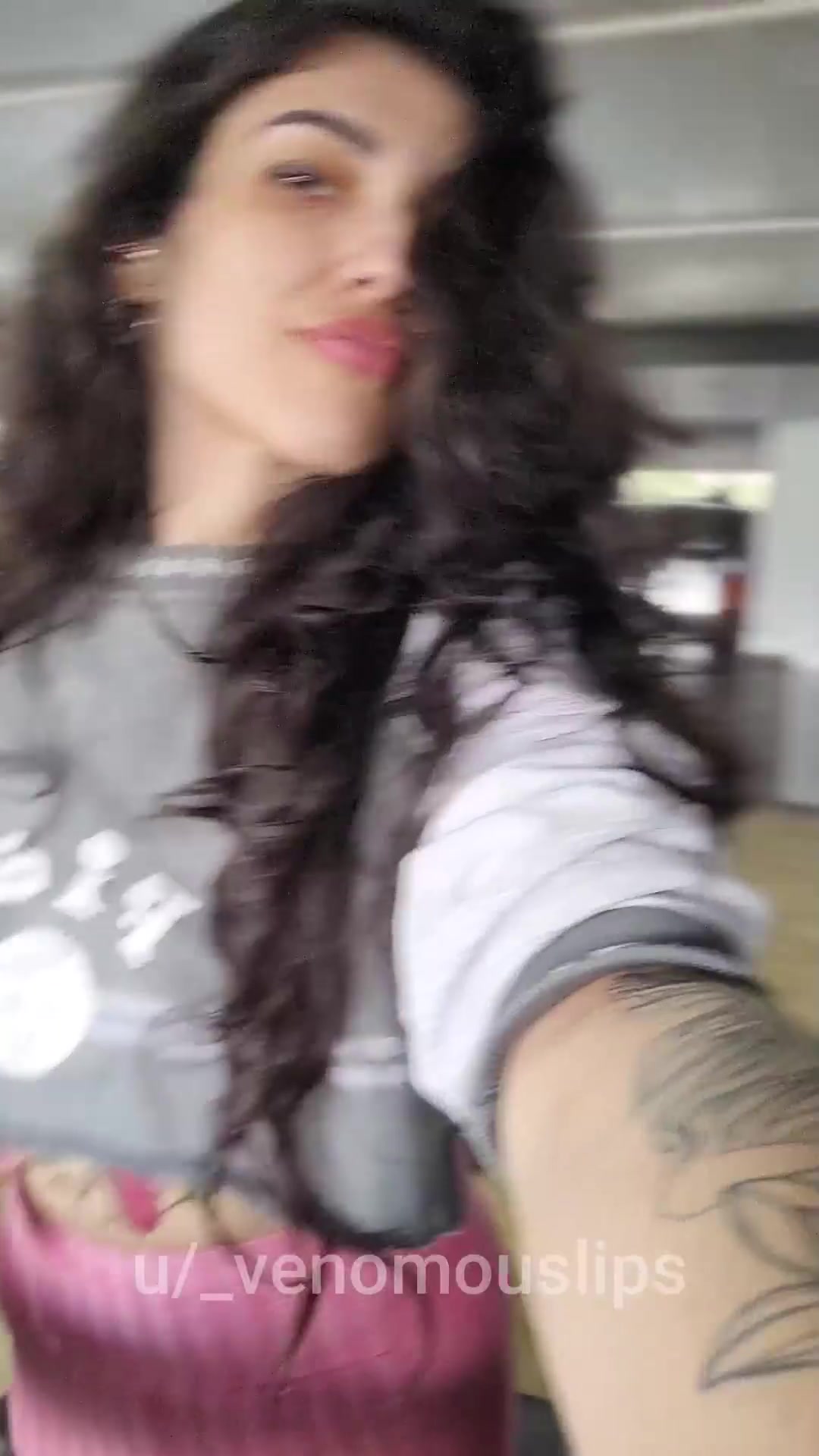 Flashing at the gym [GIF] - free porn video