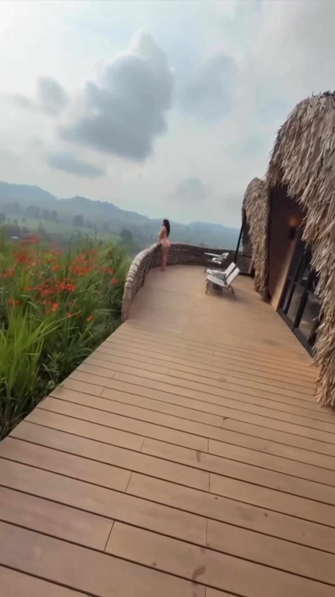 Natural Persian bod in paradise - free porn video
