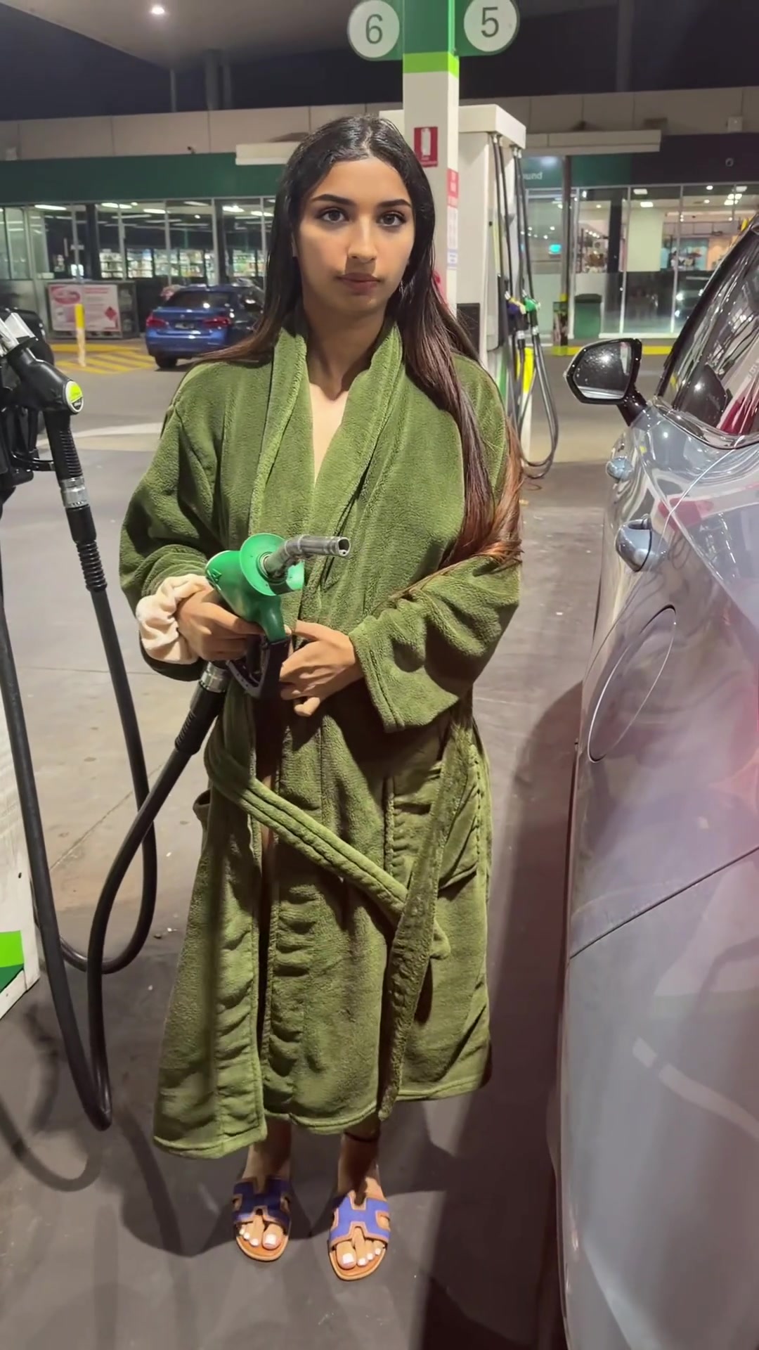 Was willing me car up!! 😉 - free porn video