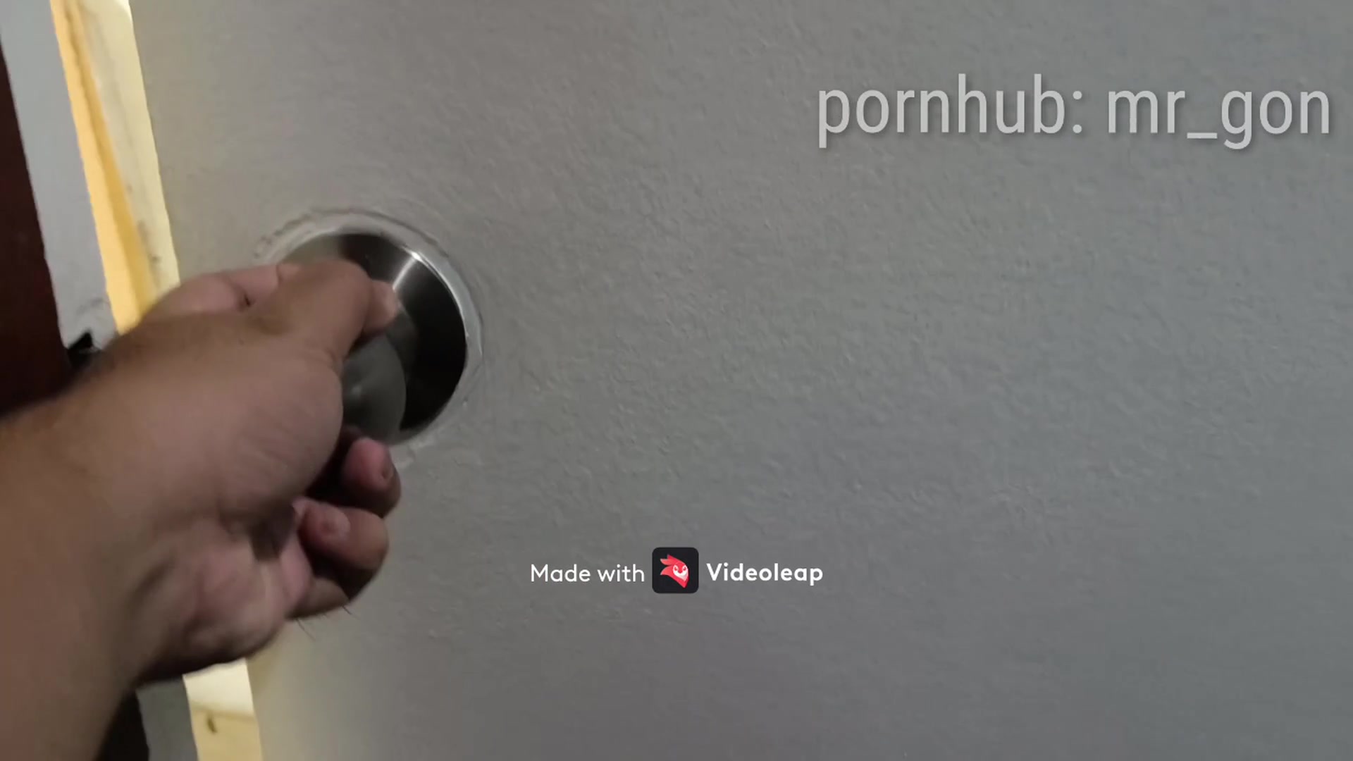 Real Cuckold Husband Films Wife Fucked by Stranger. Video is already out on pornhub. - free porn video