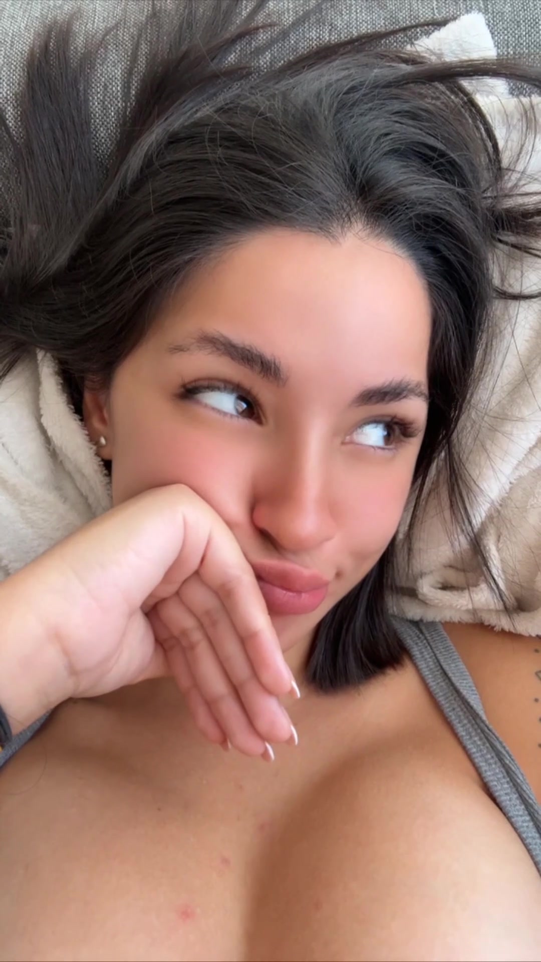 Cute peek at my juicy pair - free porn video