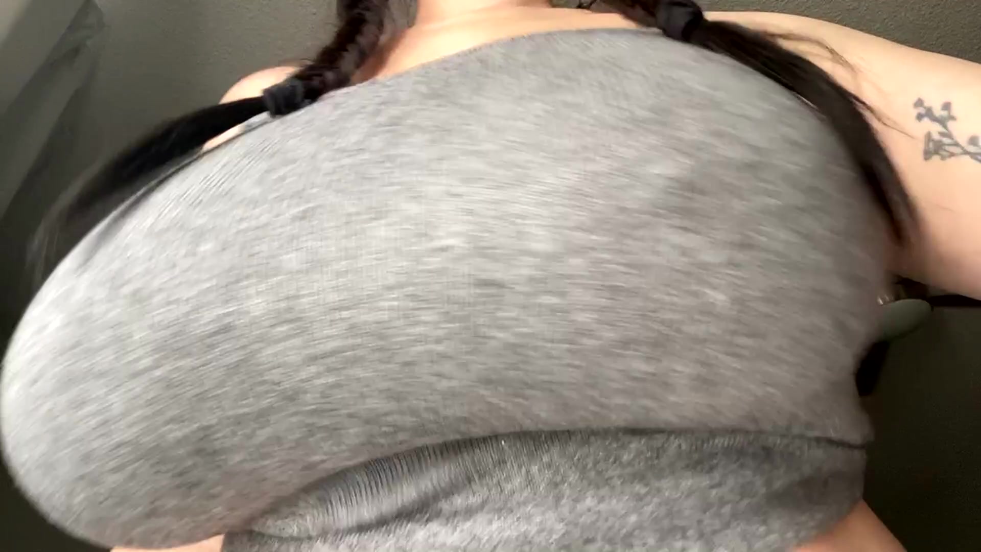 Putting on a show for my sexy neighbor 😉 - free porn video