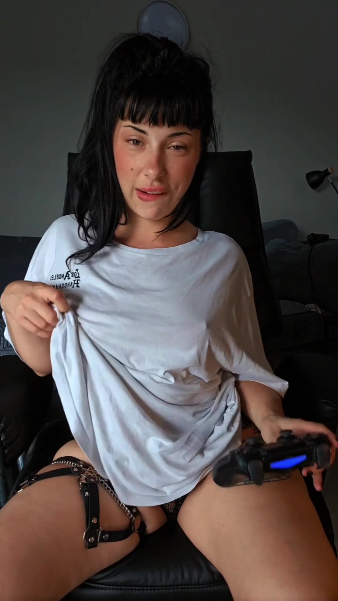 I need some oral support while I game - free porn video