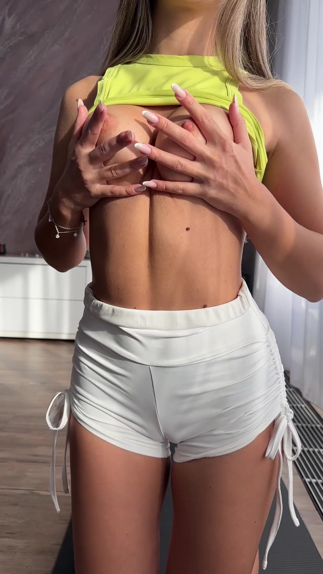 Isabelle - free porn video