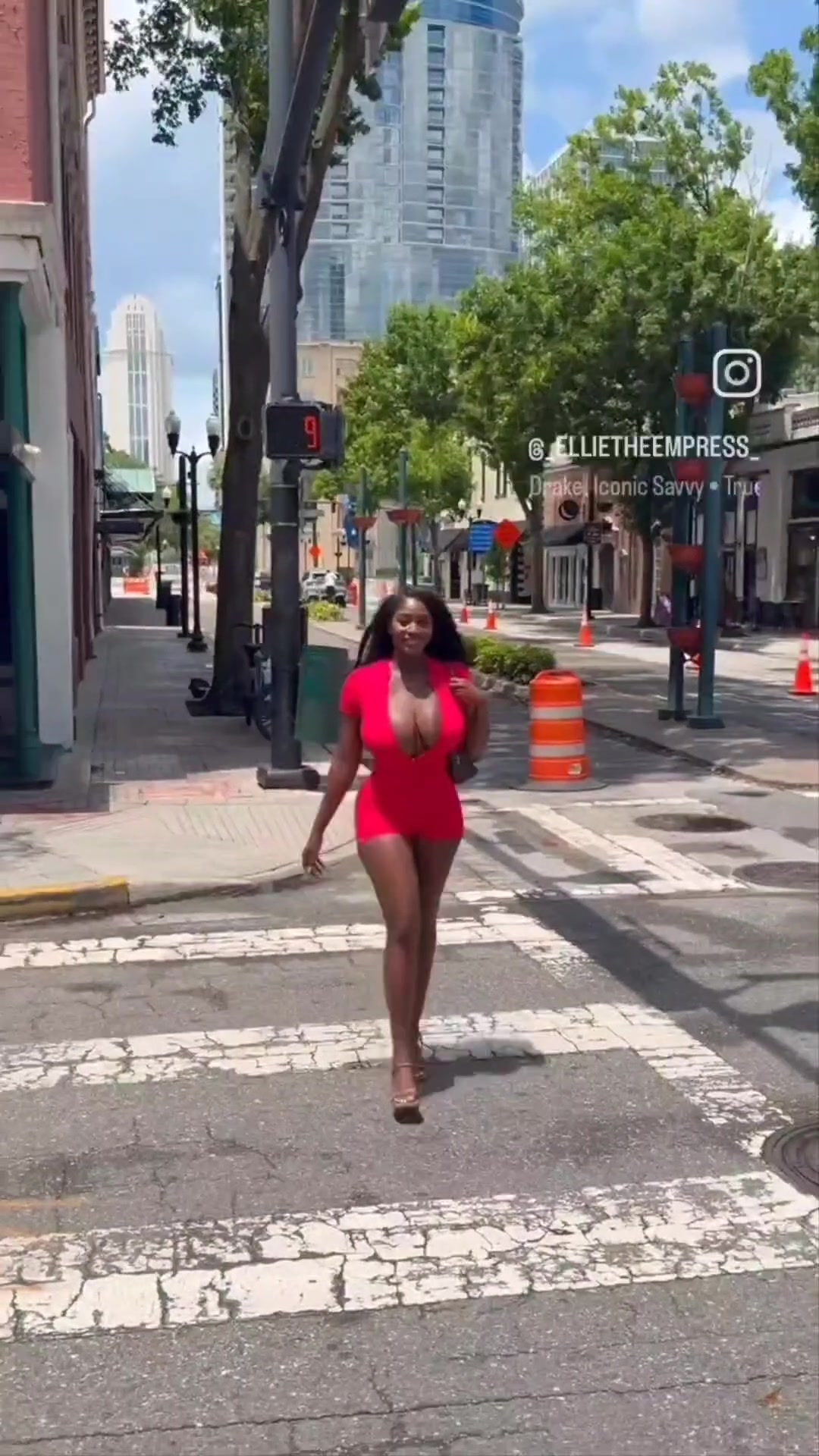 lady in red. - free porn video