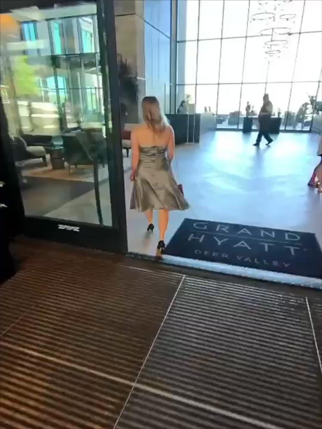 Treated myself to a spa day and things escalated quickly - free porn video