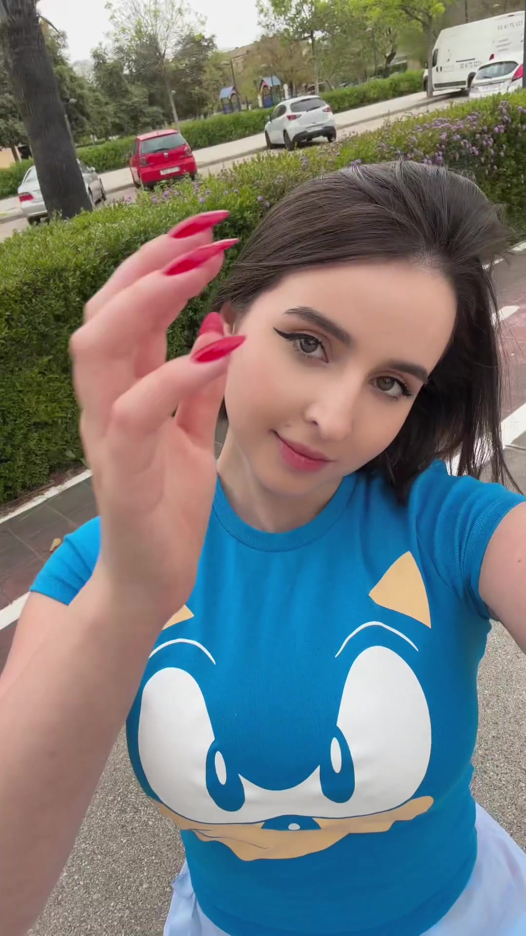No panties outside - free porn video