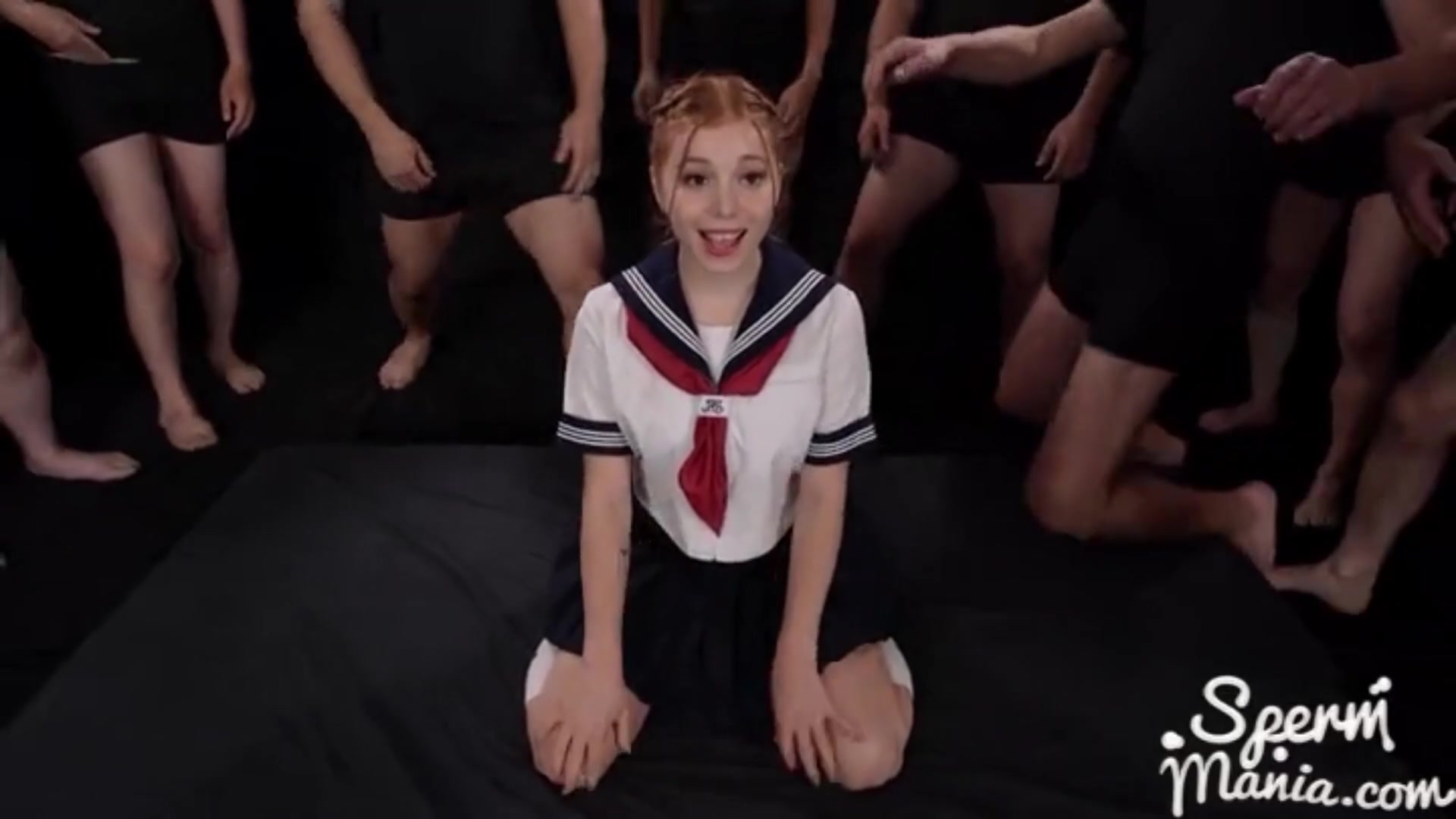 Taking turns filling her up. - free porn video