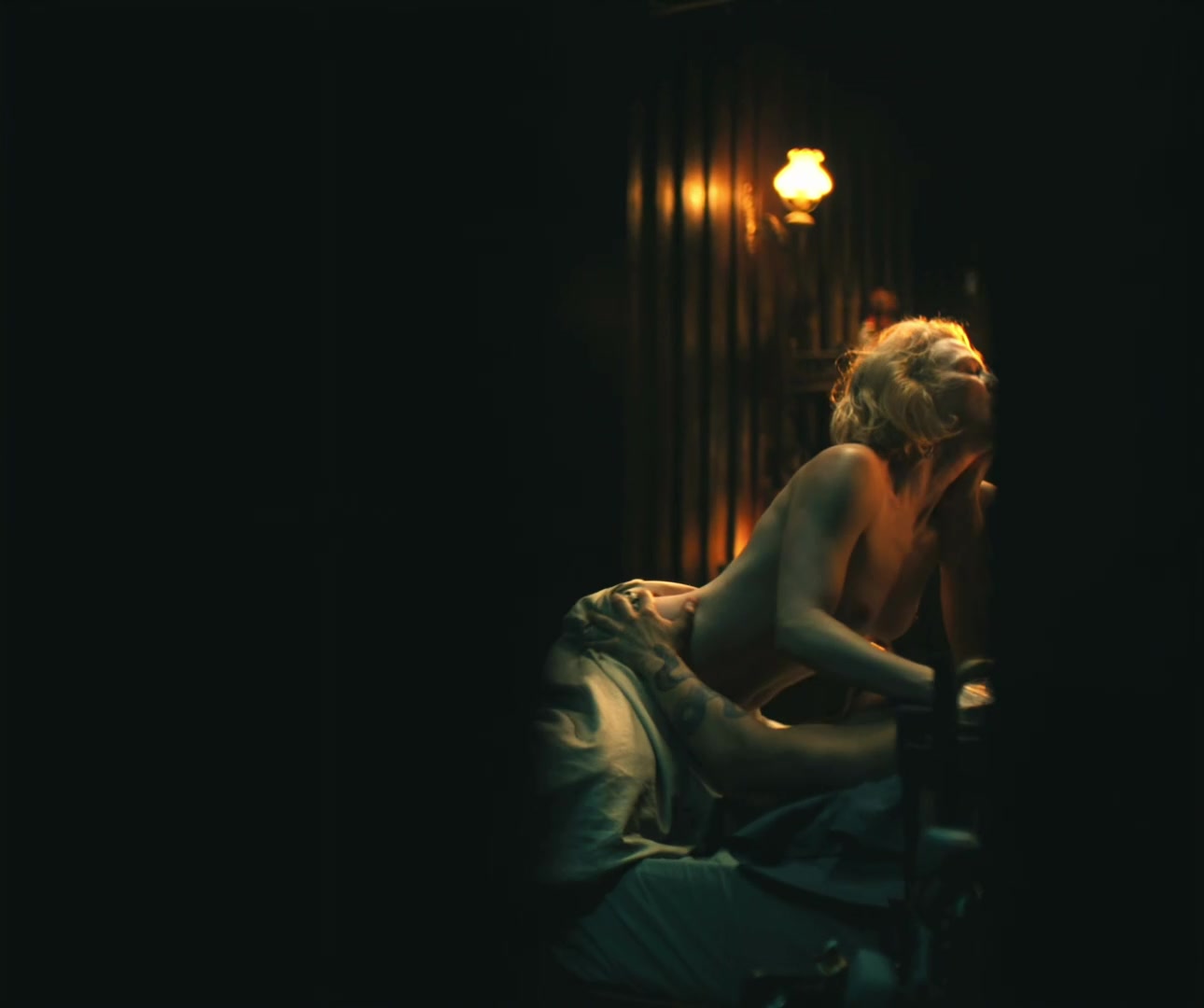 Carrie Coon- The White Lotus S3 E7 (2025) - free porn video