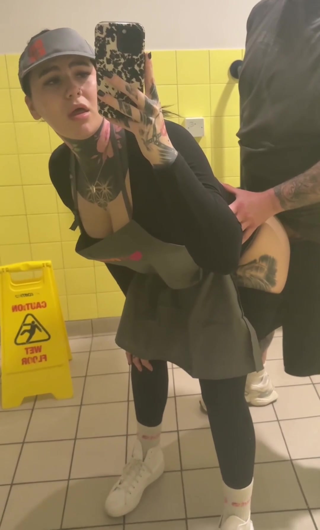 Loosing my job was so worth getting fucked in dunkin donuts restroom - free porn video