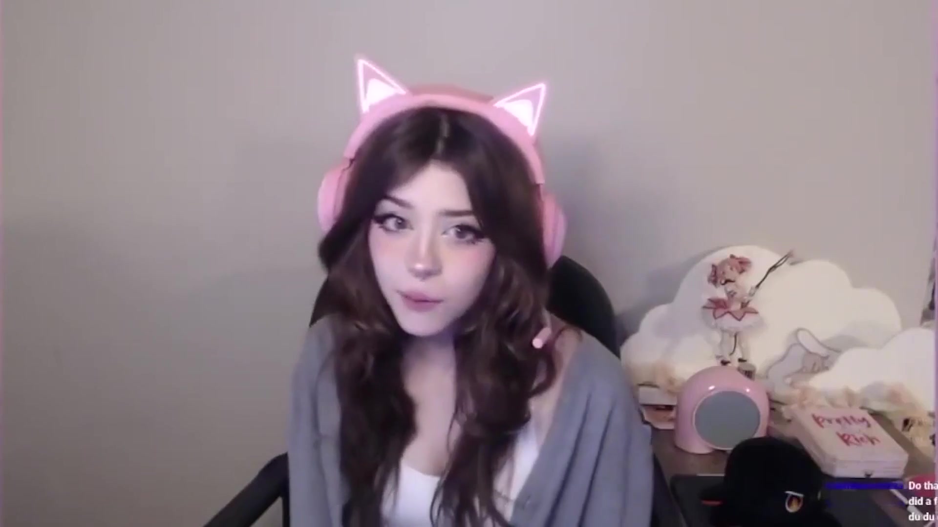 Turning herself into a goonette - free porn video