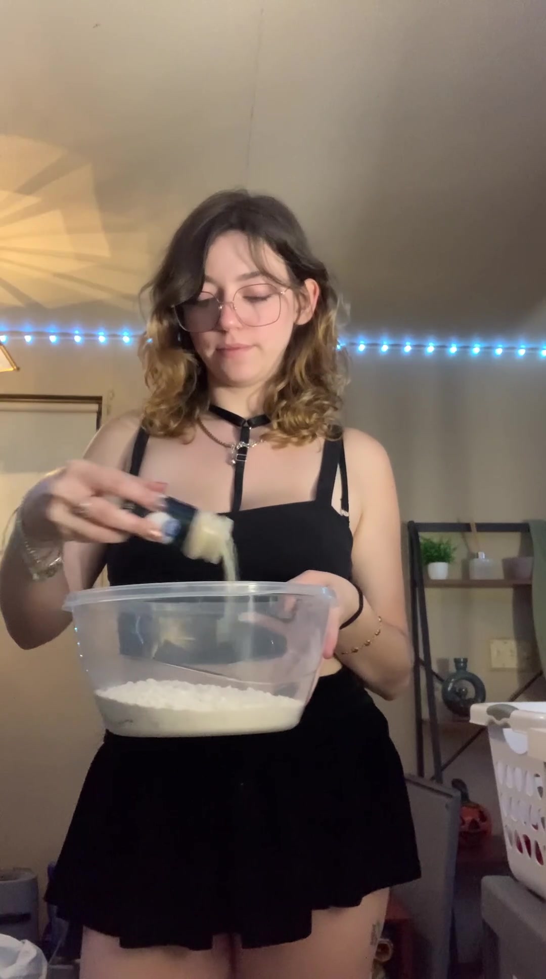 I’ll cook you dinner if u eat what's under my skirt, deal - free porn video