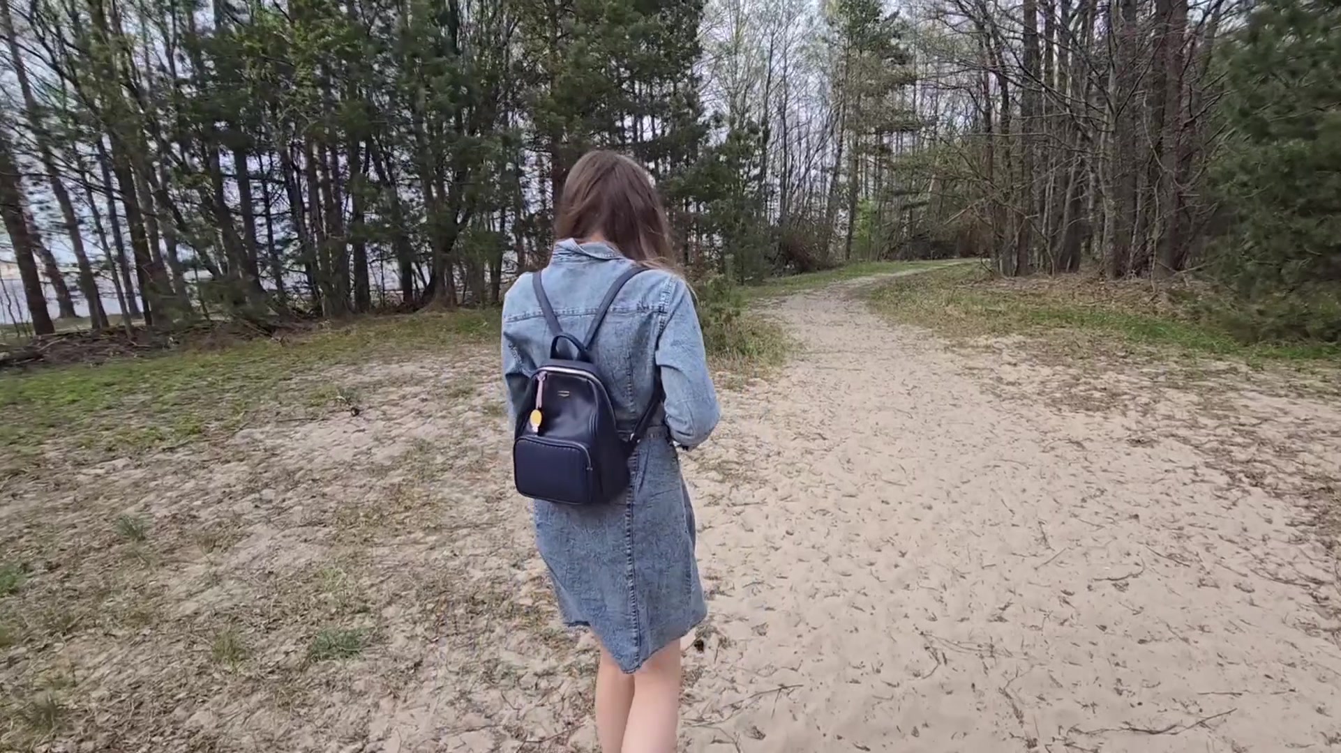 Almost getting caught having fun on my way to the beach - free porn video