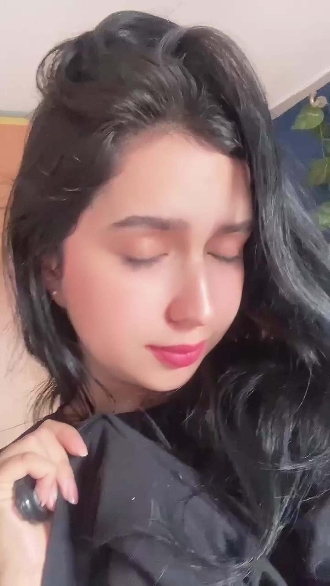I know it makes you very hot that I move them in your face 😈🔥💦 - free porn video