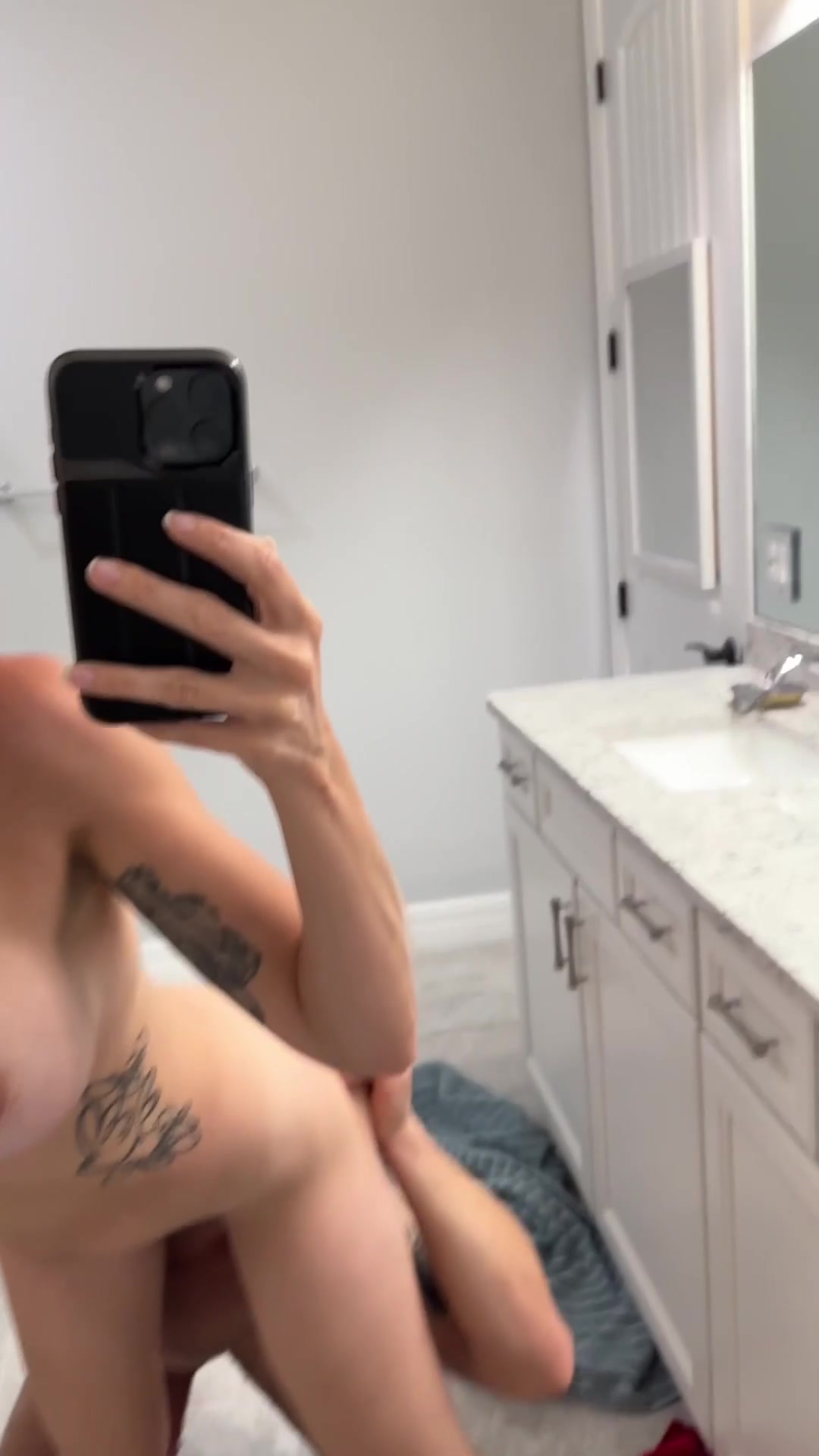 Bathroom fuck - free porn video
