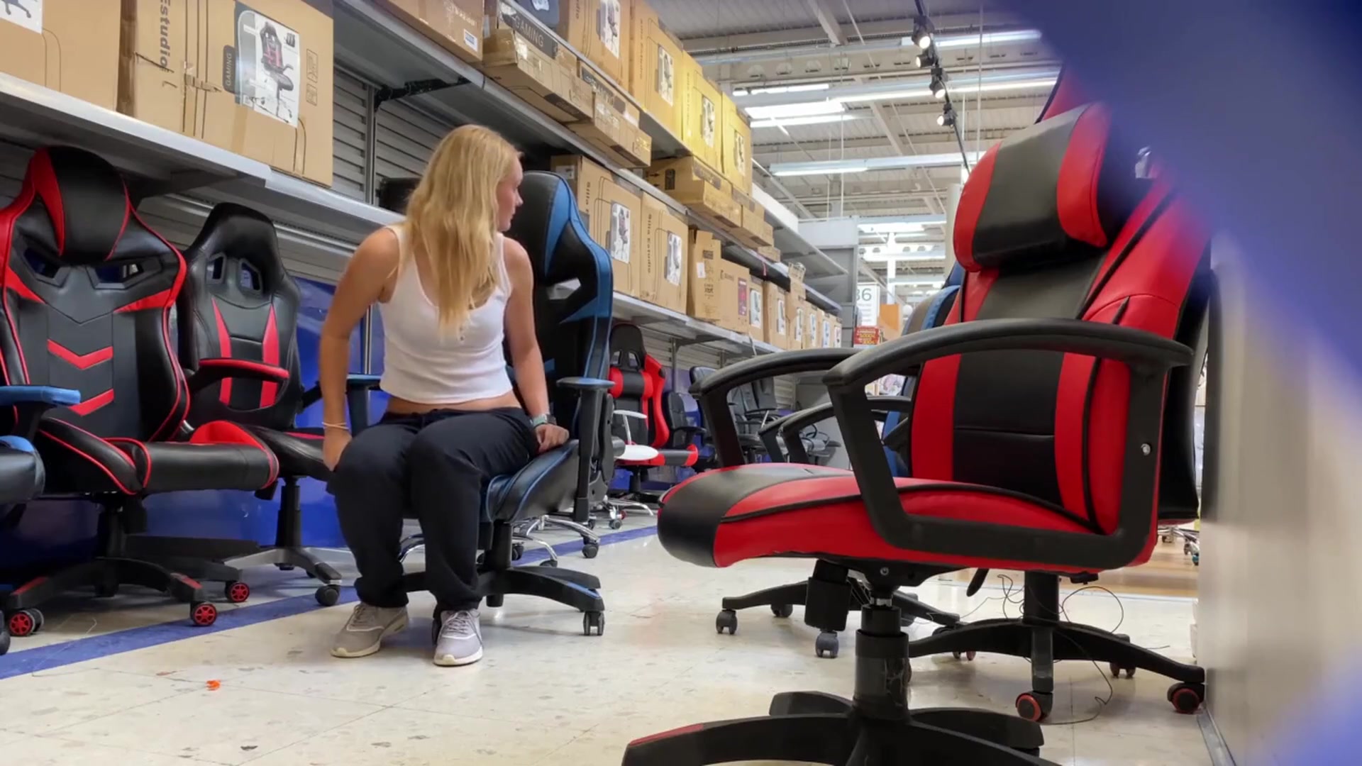 Anyone knows where to find more of her? - free porn video