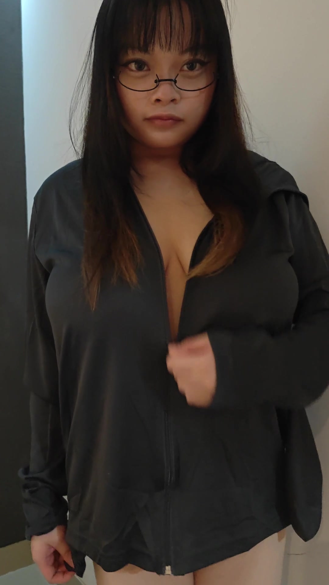 I always went out with no bra - free porn video
