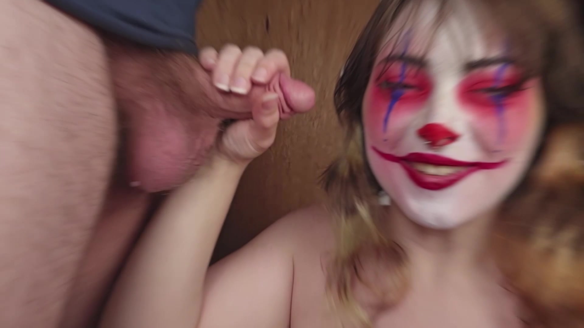 Roll up, pants down.. the blowjob circus is in town - free porn video