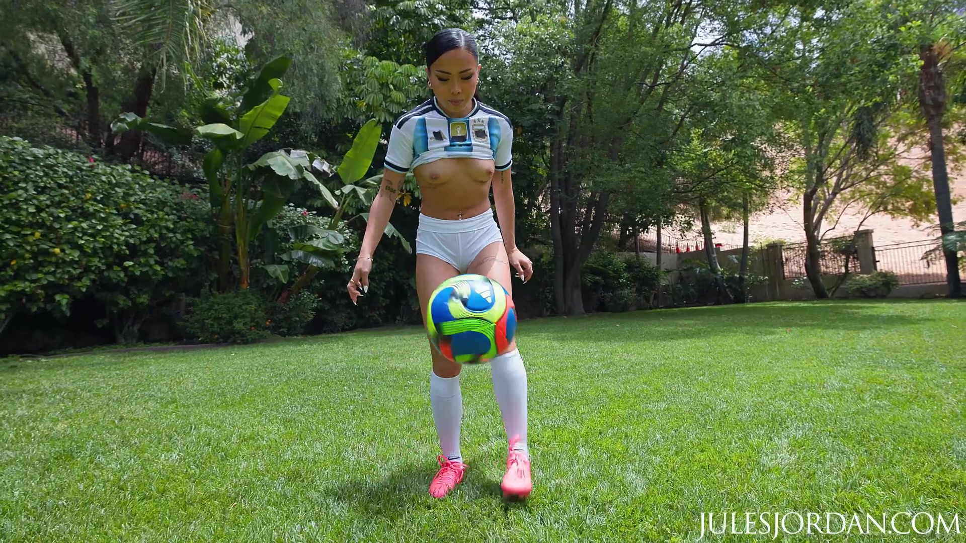 Worlds Cup Hot Body Soccer Star Vivienne Vo Scores Big - free porn video