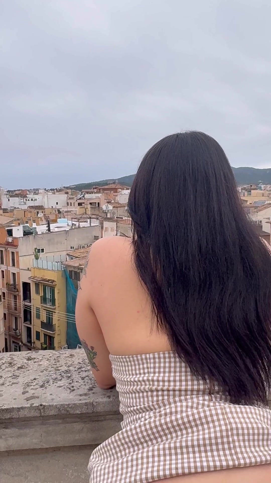 The breeze between my butt cheeks feels good - free porn video
