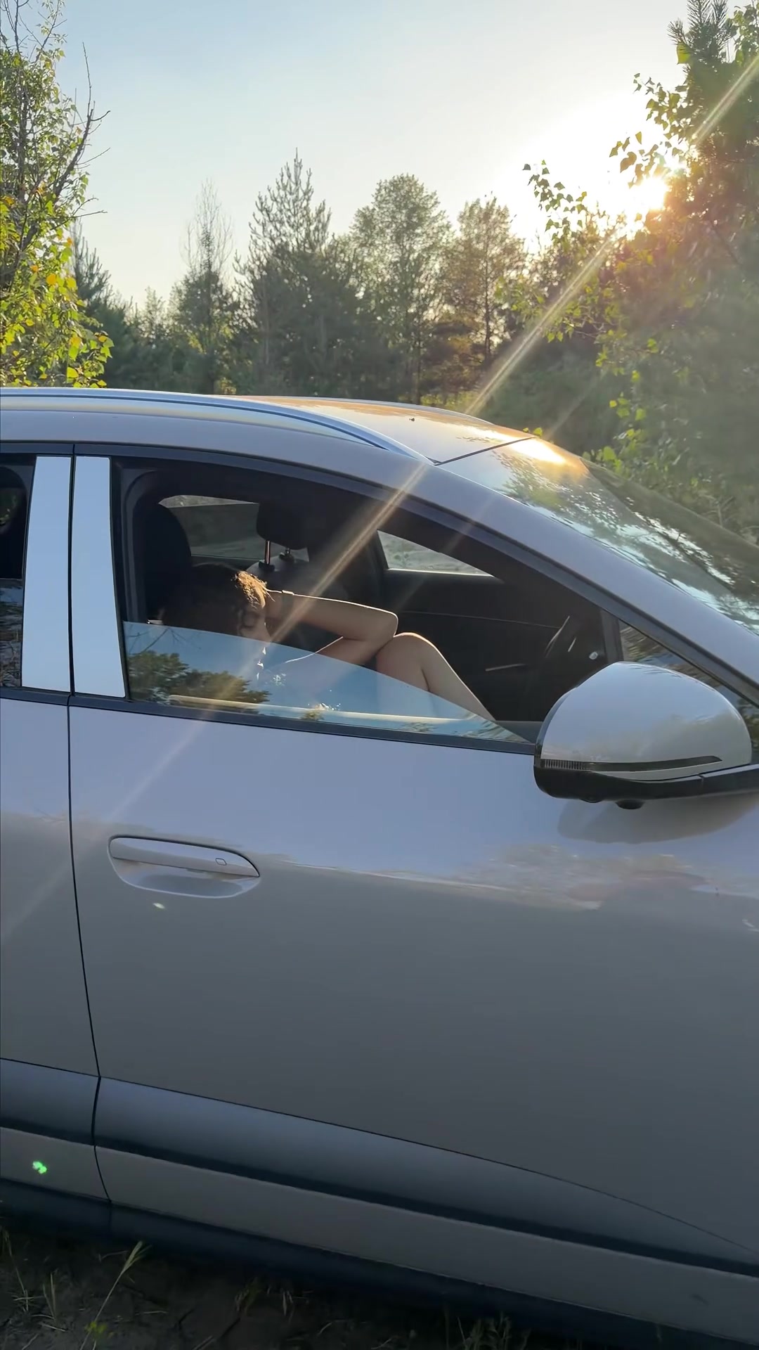 Сaught me right in the car - free porn video