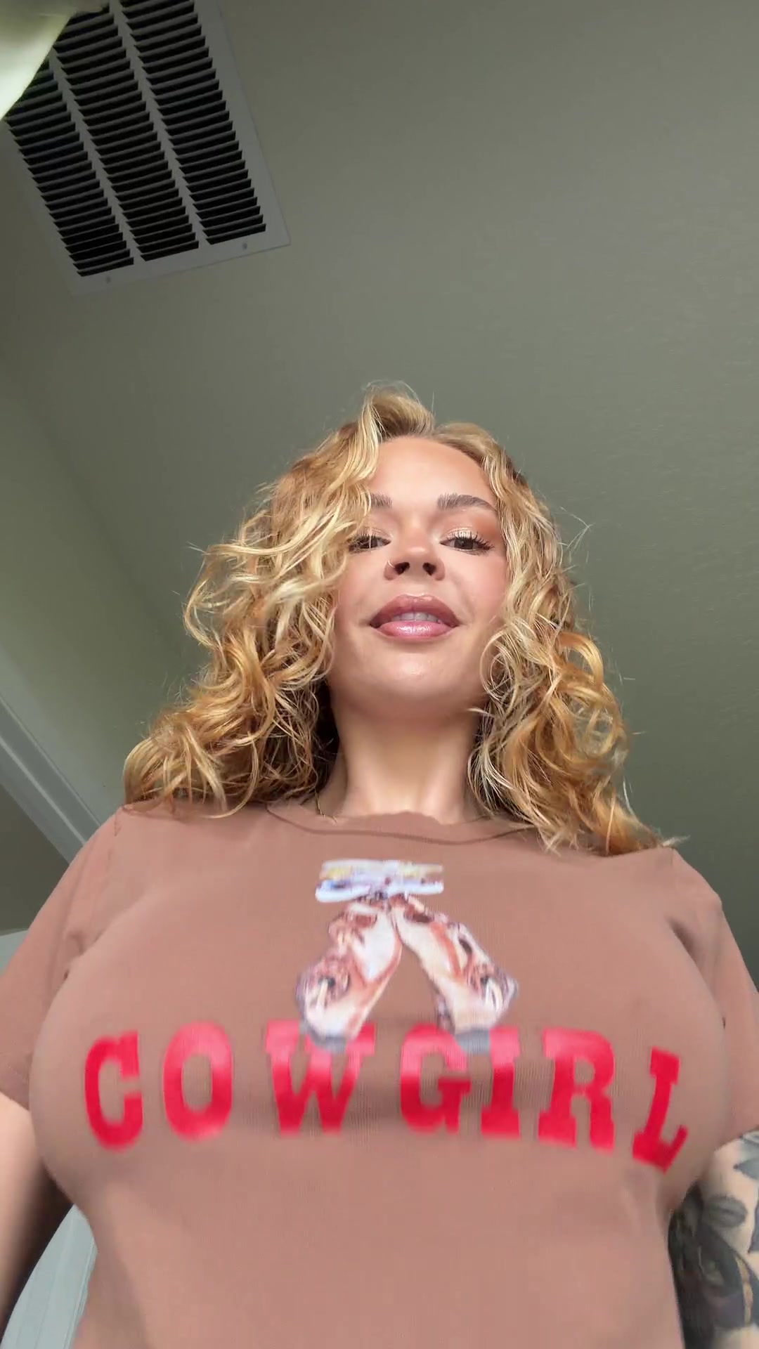 Can’t really avoid dropping these knockers for y’all to see - free porn video