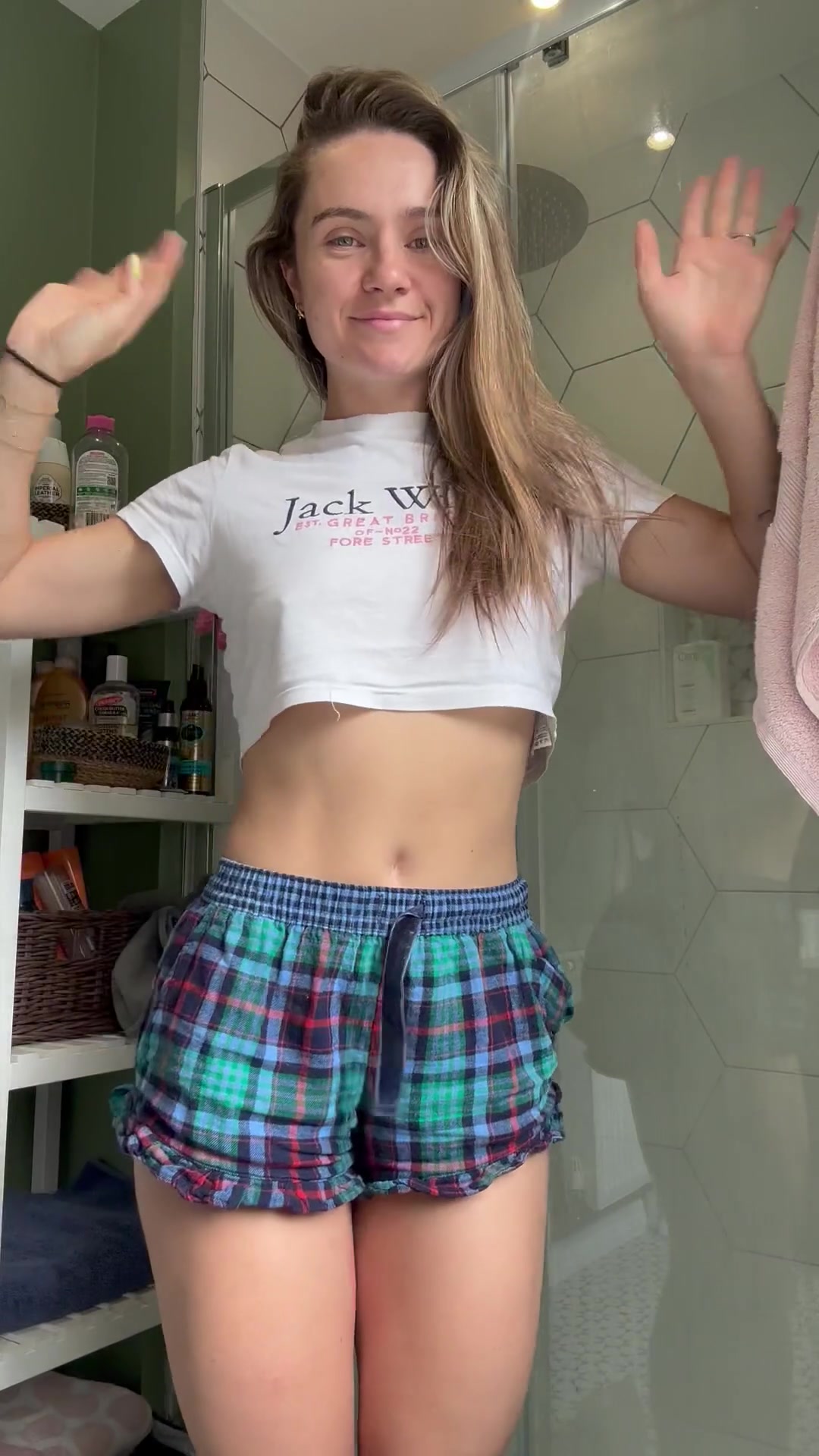 Shower with meeee - free porn video