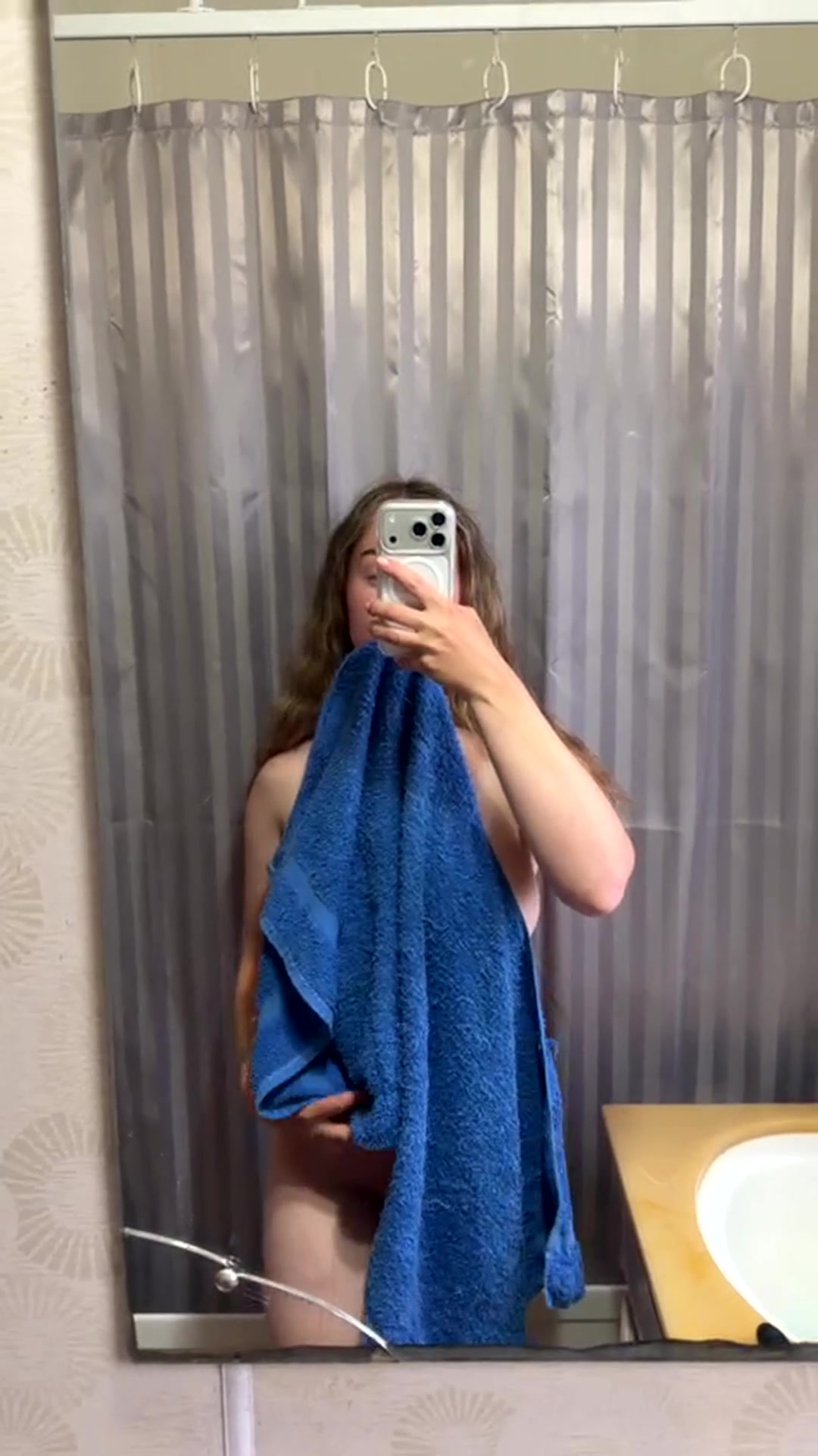 Ooops* my towel just dropped - free porn video