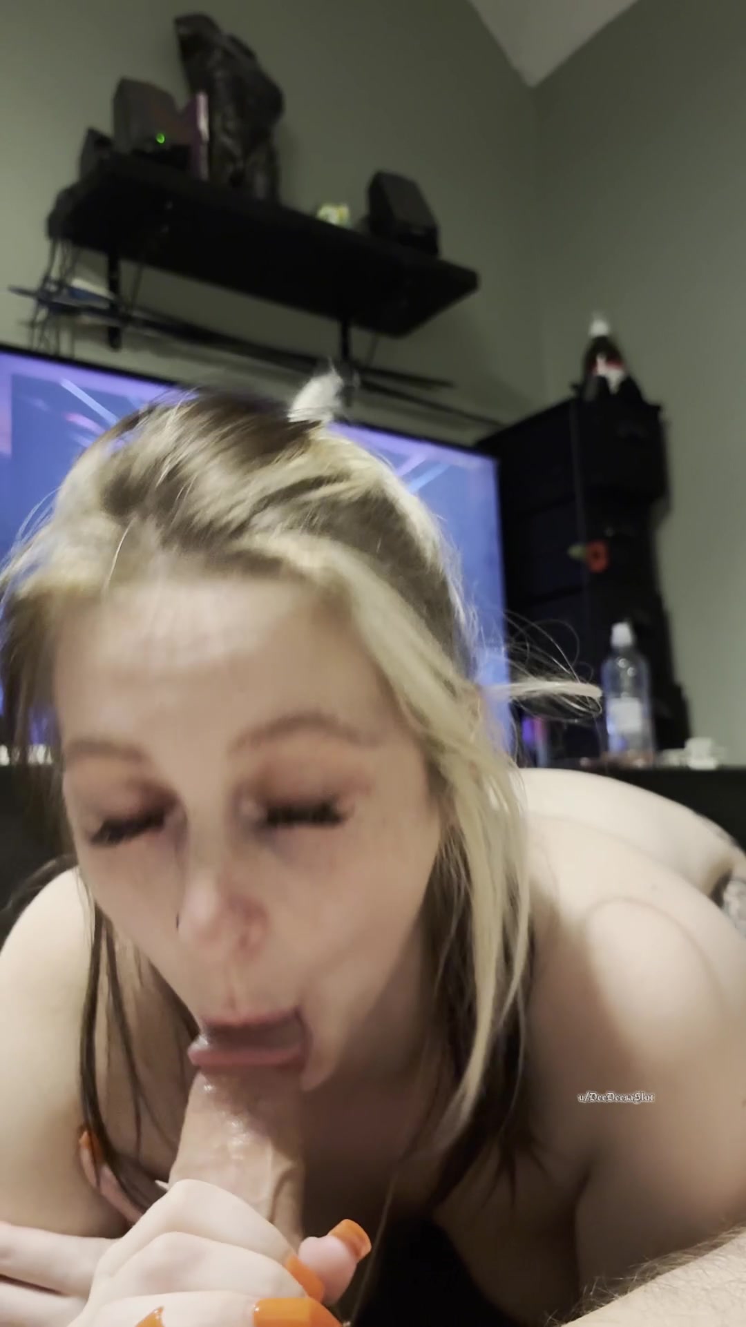 Just a friendly blowjob! - free porn video