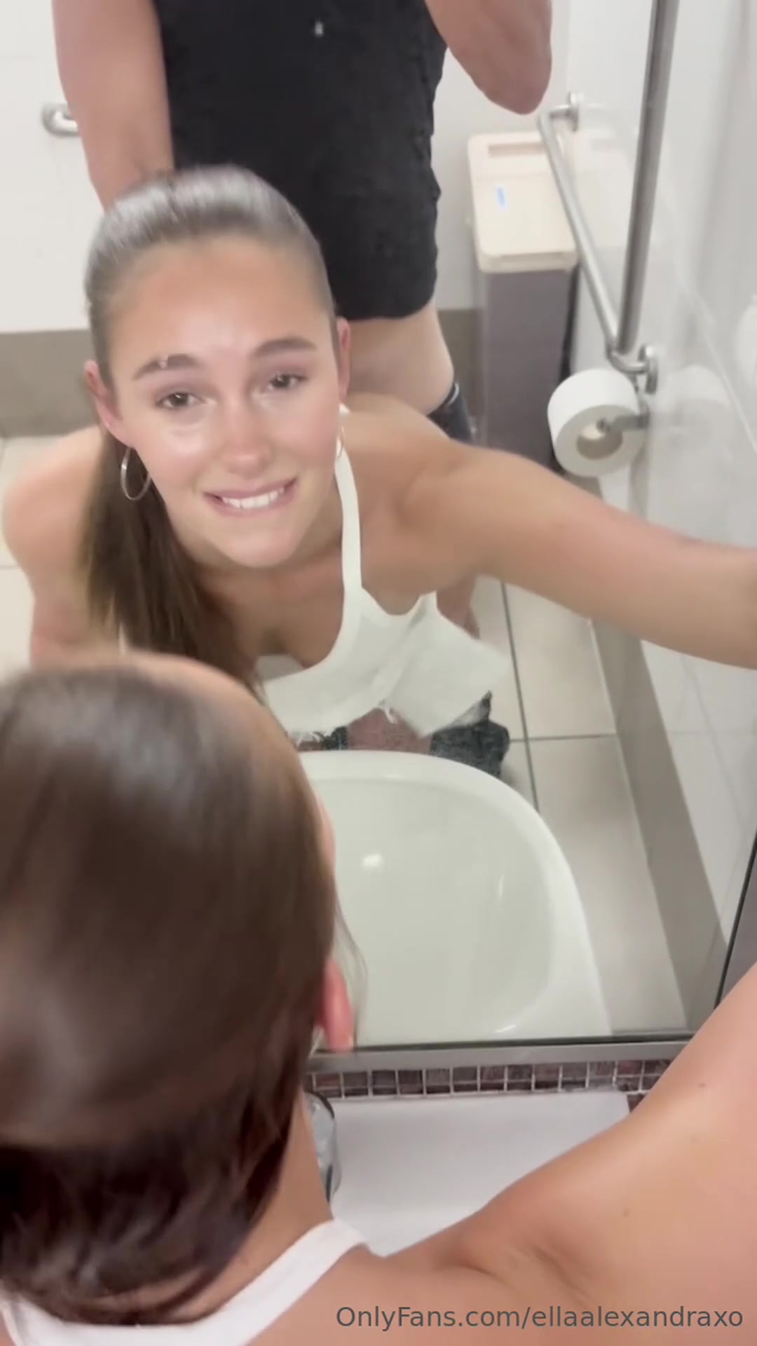 Public restroom - free porn video