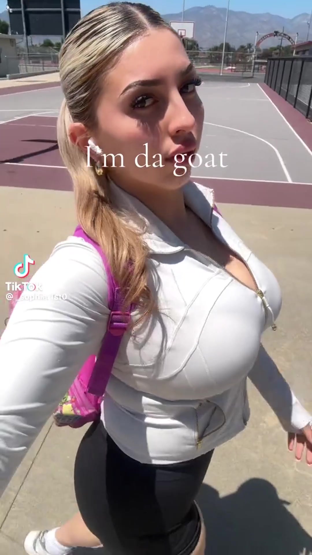 Thick as Ice Cream 🍑🍒 - free porn video