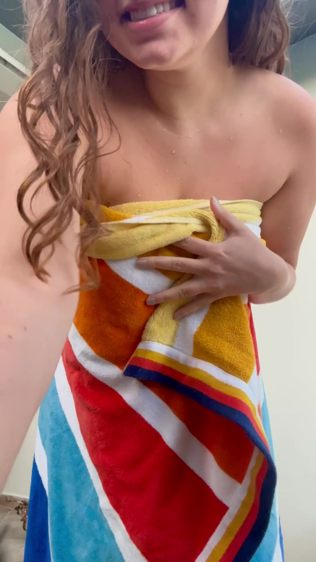 towel's out, tits out ;) - free porn video