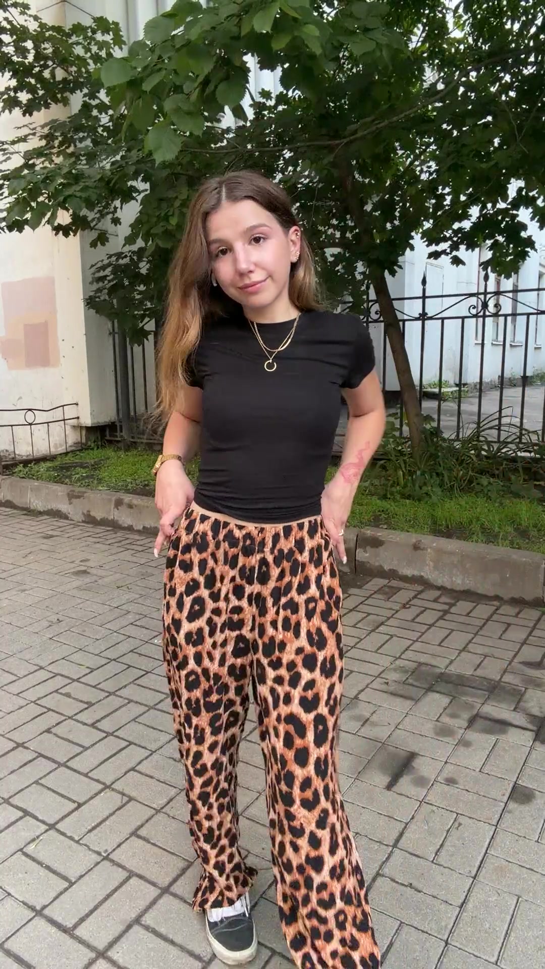 Taking a huge risk makes my pussy wet - free porn video