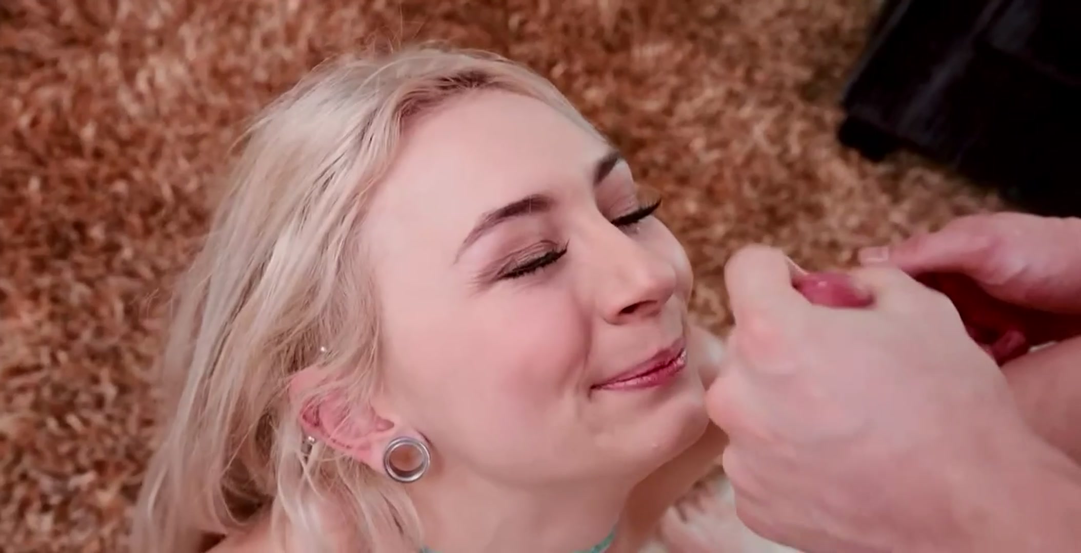 Blonde baddie - free porn video
