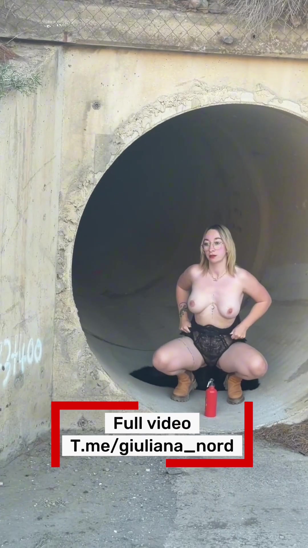 Baise et Blowjob risque en bord autoroute - free porn video