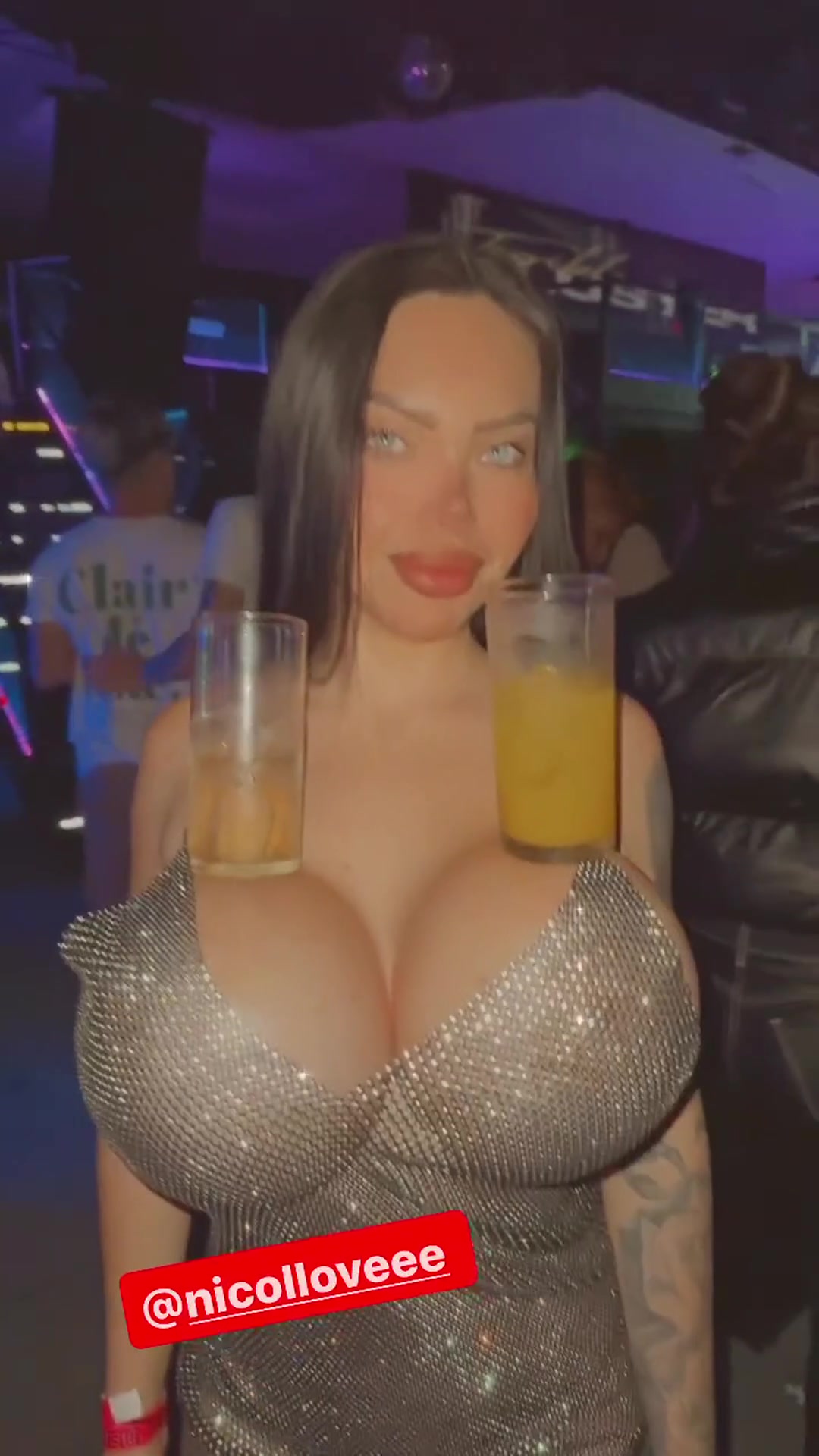 Finding more uses to those bimbo tits than just sex! - free porn video