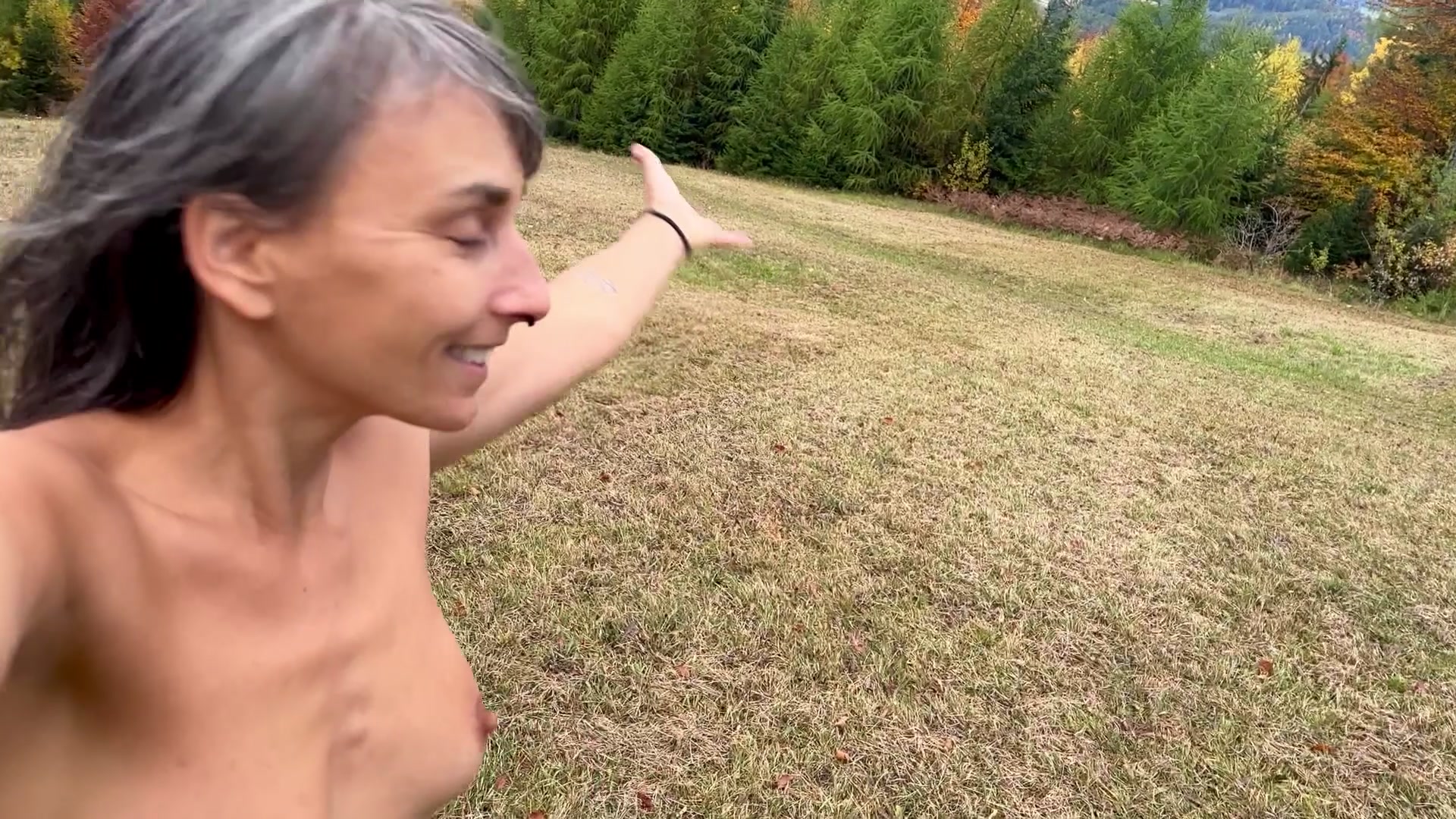 Decided to go topless until caught, manage to go on for 15min, the view was so much better [gif] - free porn video