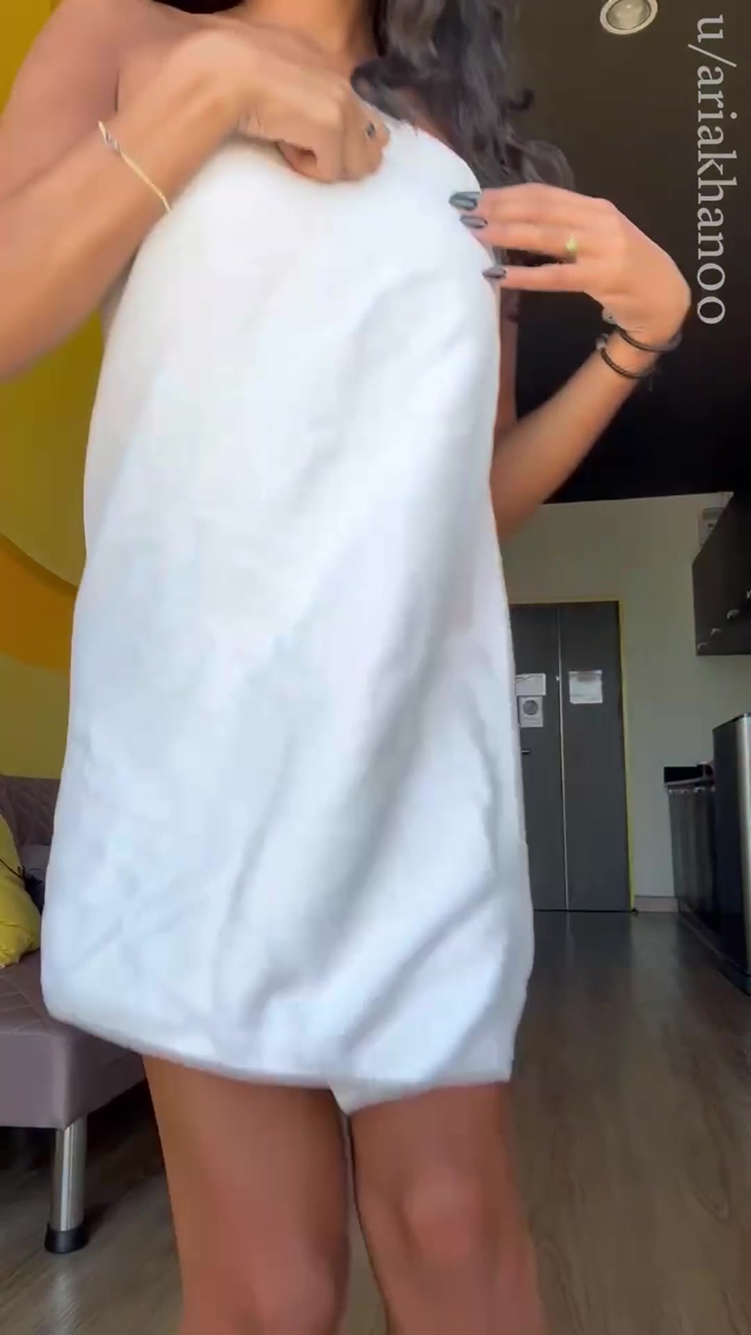 making daddy proud with a towel drop - free porn video