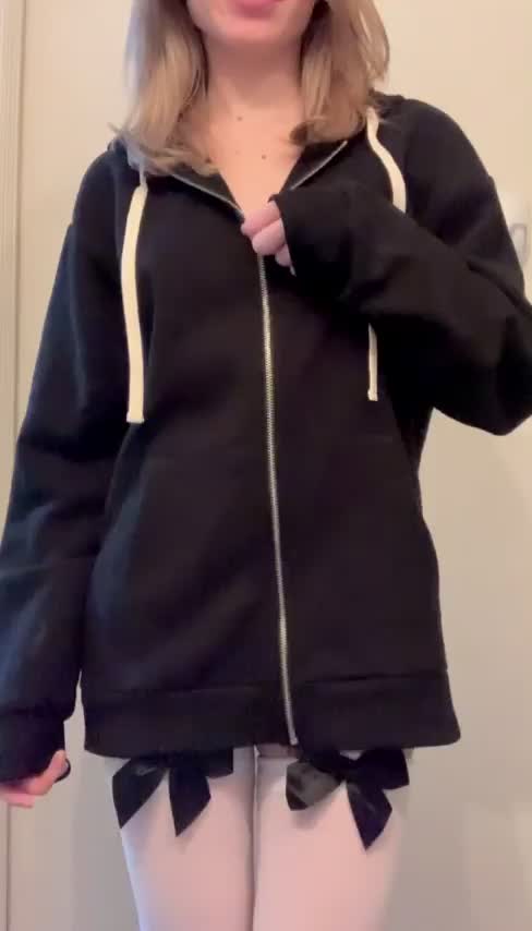 Let’s see what’s under my hoodie😉 [19F] - free porn video
