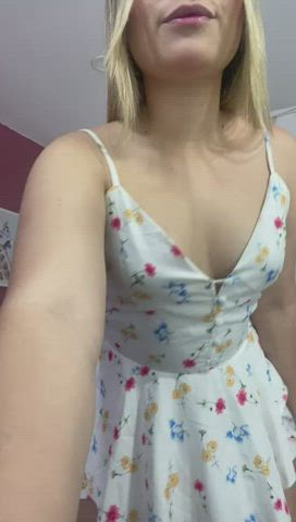 [Selling] dance with Me? I'm very horny add me on kik and snapchat sexist3xx - free porn video