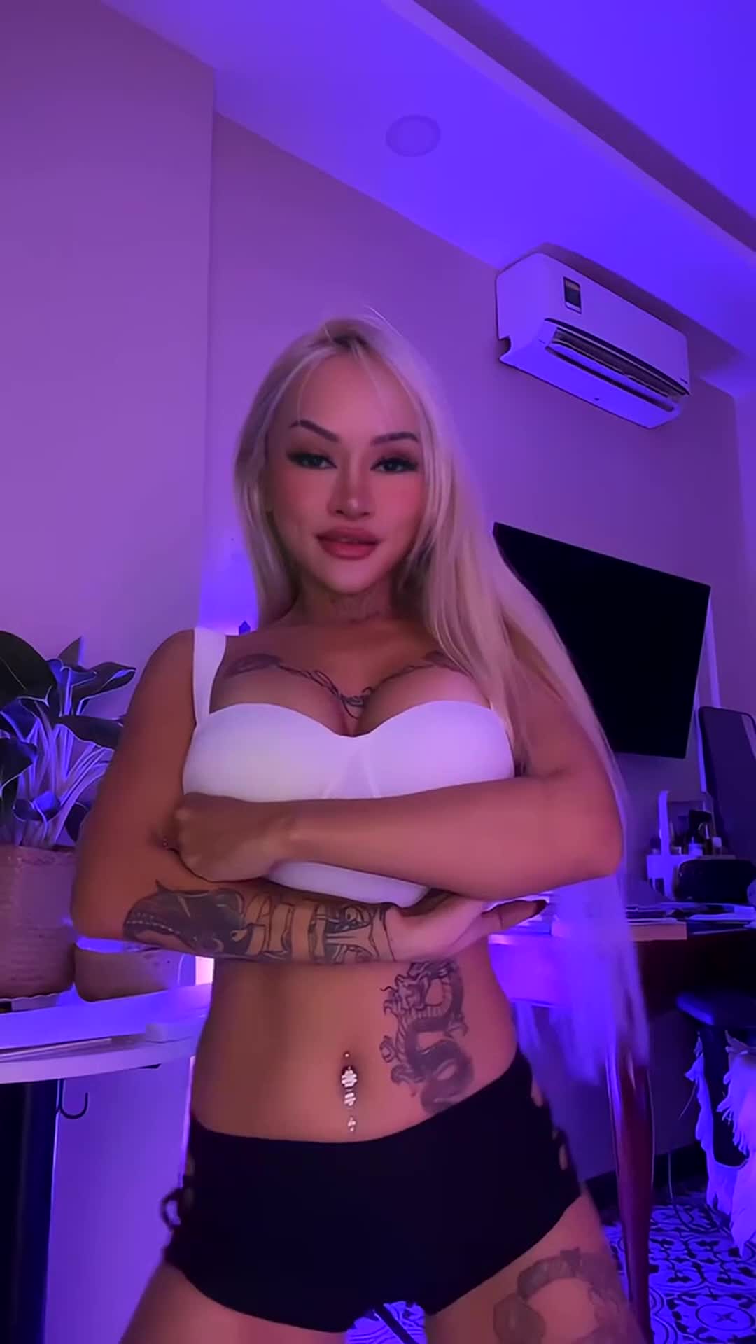 Who wants a taste of this sweetness? - free porn video