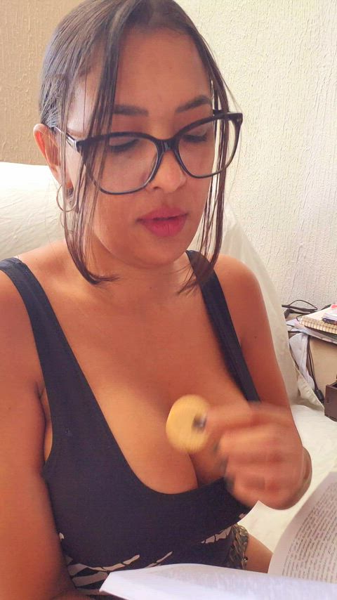 I was eating cookies and he offered me milk - free porn video
