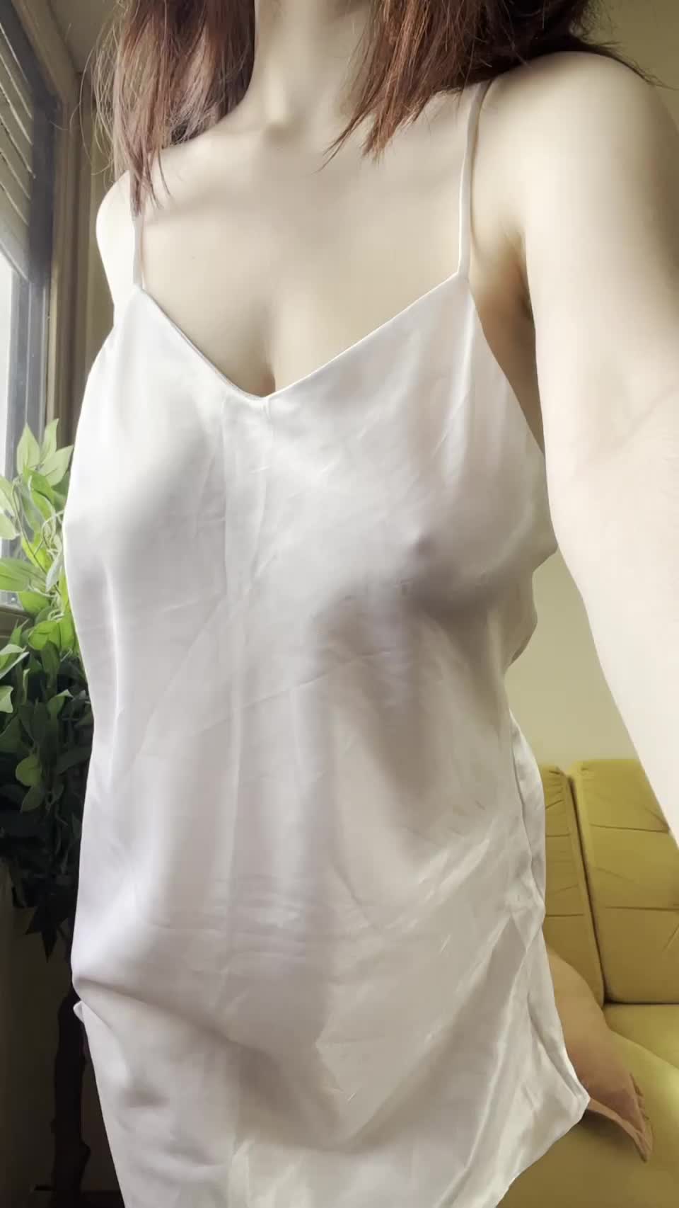 I went out to dinner with nothing under my sundress - free porn video