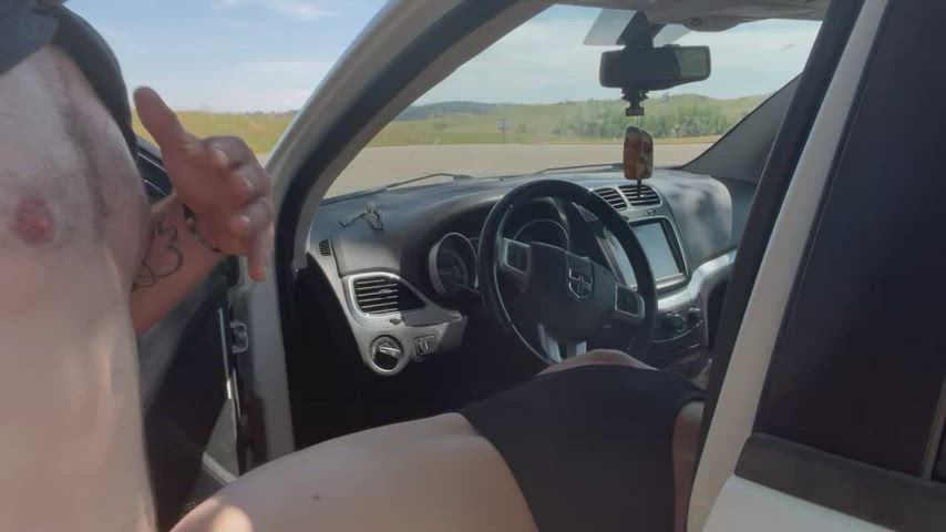 Hubby’s friend gave me a ride yesterday I wanted to repay him by spreading my legs 😘😘 - free porn video
