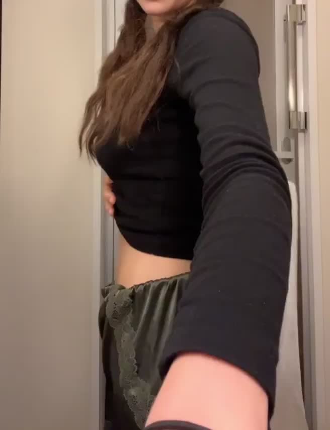 Practicing my twerking lol - free porn video
